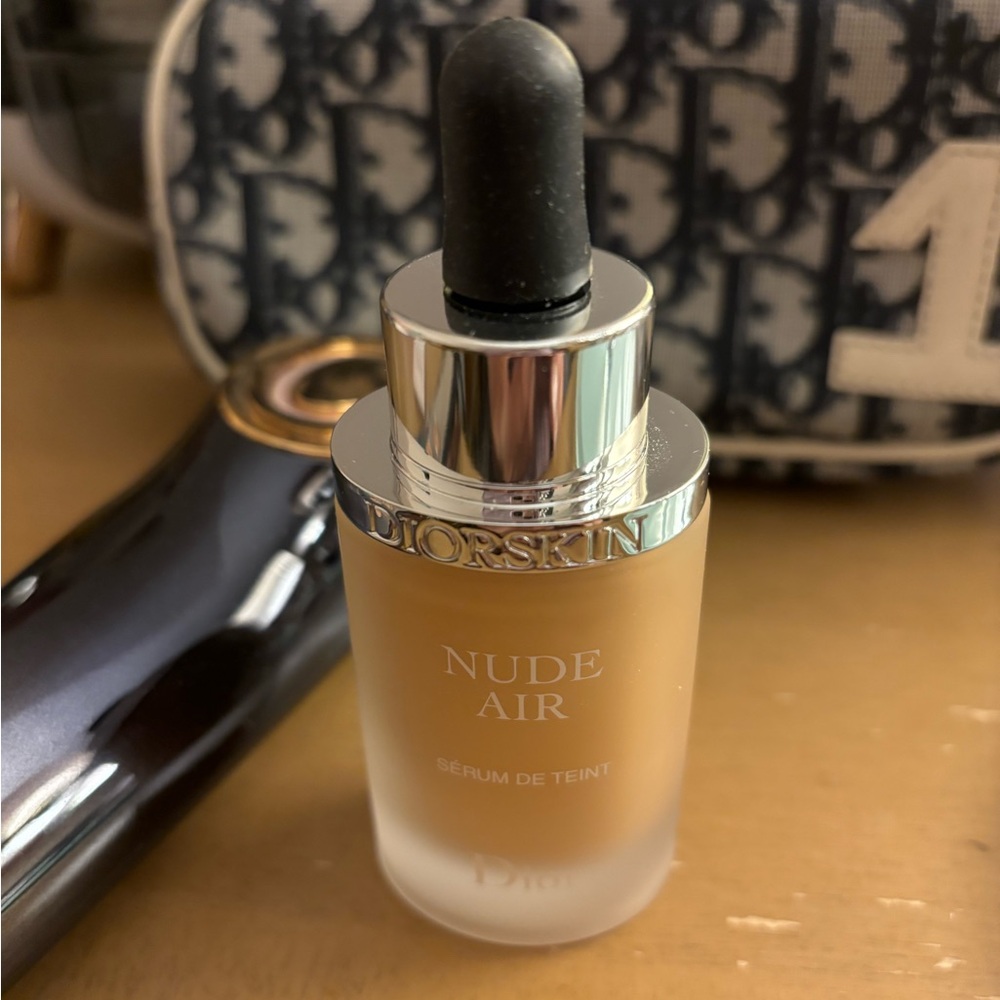 Christian Dior Skin Nude Air foundation 023 New unopened